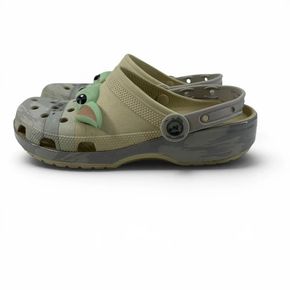 Crocs Star Wars The Mandalorian Grogu Baby Yoda Clogs Tan Grey‎ Mens 9 Womens 11